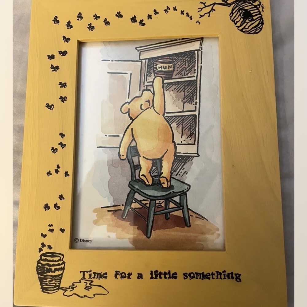 Winnie The Pooh Time For A Little Something Picture EUC - Picture 1 of 2